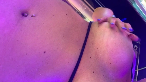 Samantha Saint Masturbates In The Tanning Machine