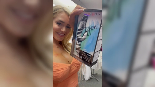 Courtney Tailor In The Sexshop