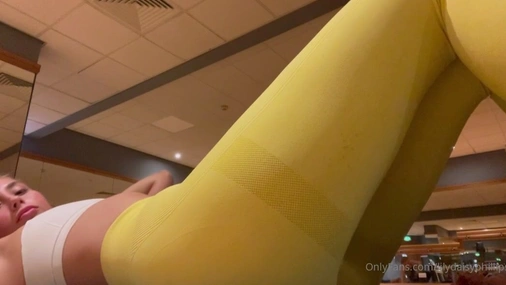 Lillian Phillips Ass Close Up In The Gym