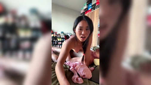 MichelleFromChina - Livestreaming Sextape With Old Guy