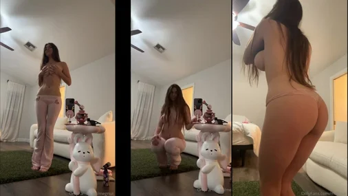 Megnutt02 – Langsamer Striptease und nackter Hintern
