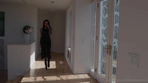 Swedish Thecleopetra Tease On The Floor