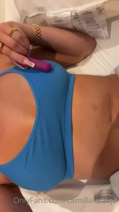 Camilla Araujo - Quick Pussy Vibrator Play