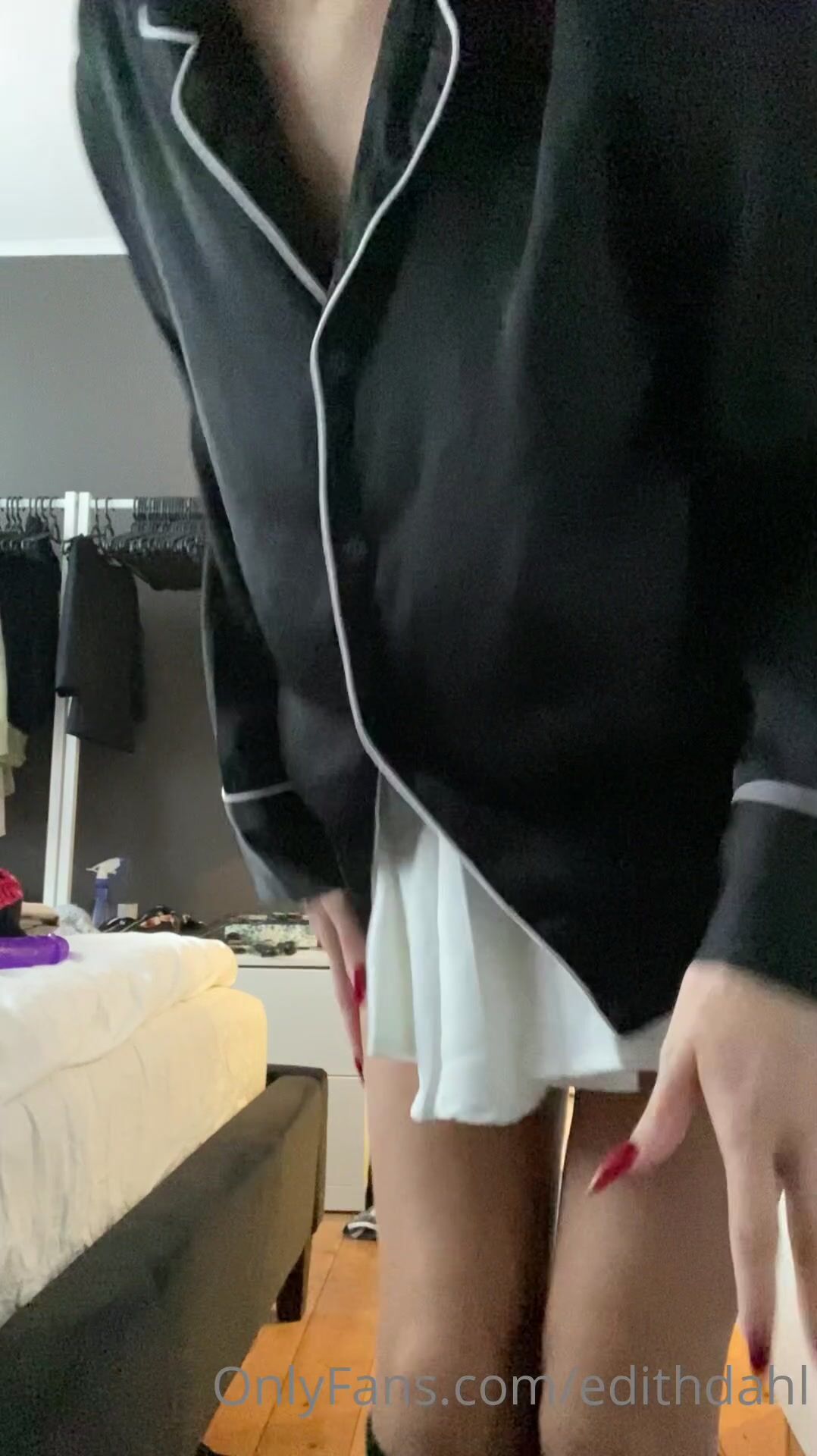 strip and play