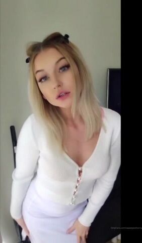 Swedish Sweetpieshorny Squrting All Over While Dildo Bate