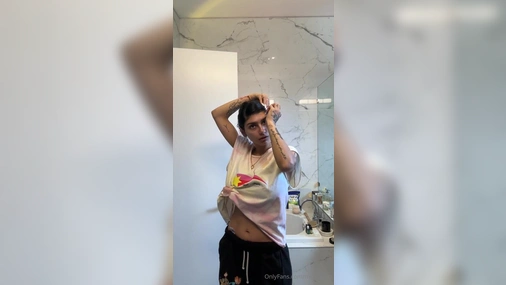 Mia Khalifa - Long Talking Livestream With Showering