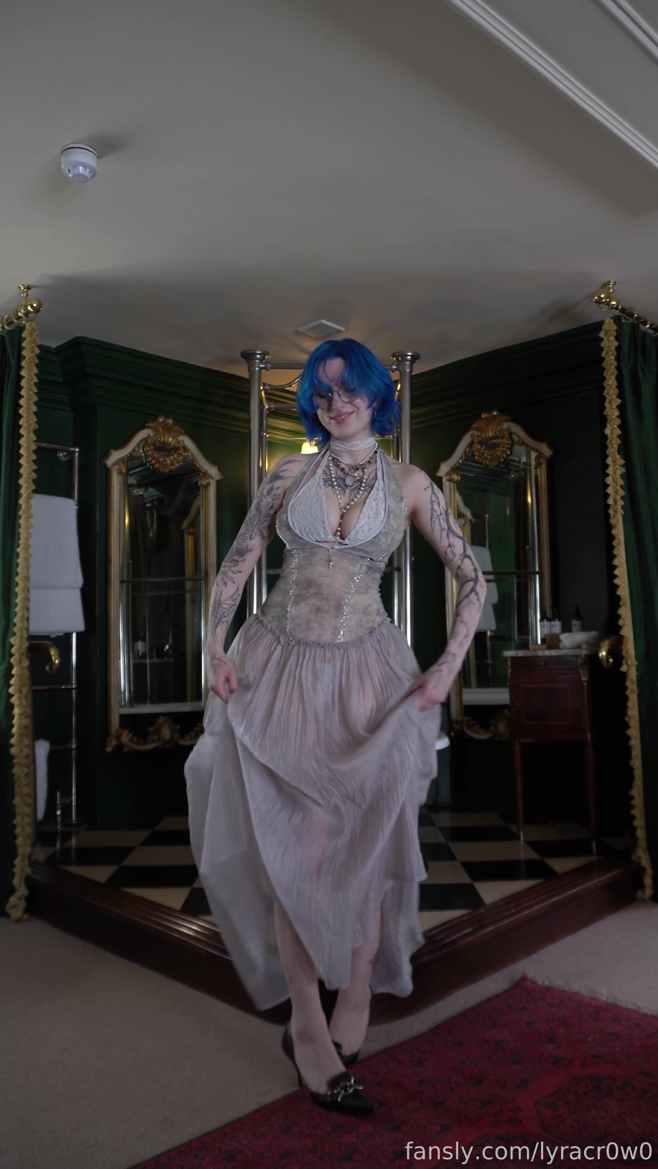 Lyra Crow - Long Striptease With JOI