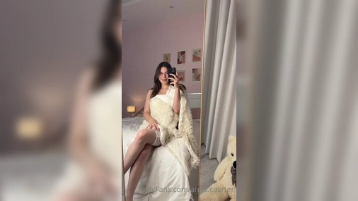 Anna.Caarter Stripping
