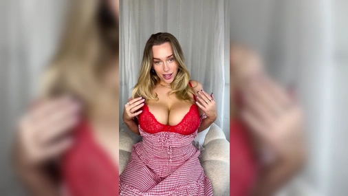 Avalon Hope Twerks Ass And Strips Naked