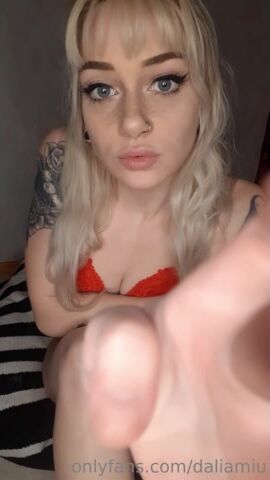 Finnish Daliamiu Finger Bate And Squirt