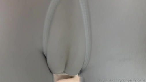 Finnish Youngesthotwife Yoga pants and masturbation