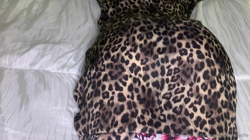 Finnish Youngesthotwife Gets her ass masaged
