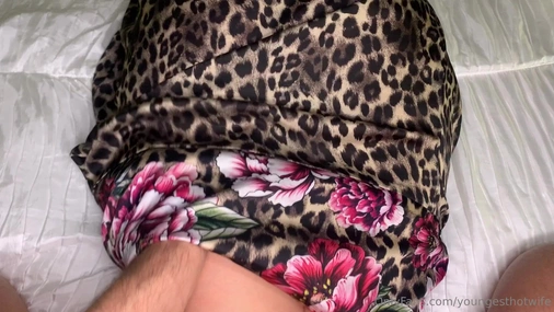 Finnish Youngesthotwife Gets her ass masaged