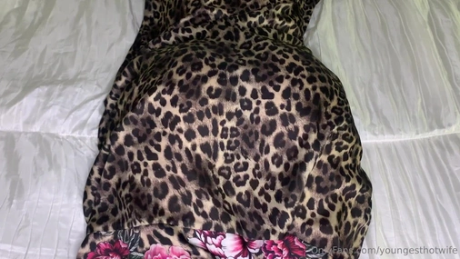 Finnish Youngesthotwife Gets her ass masaged