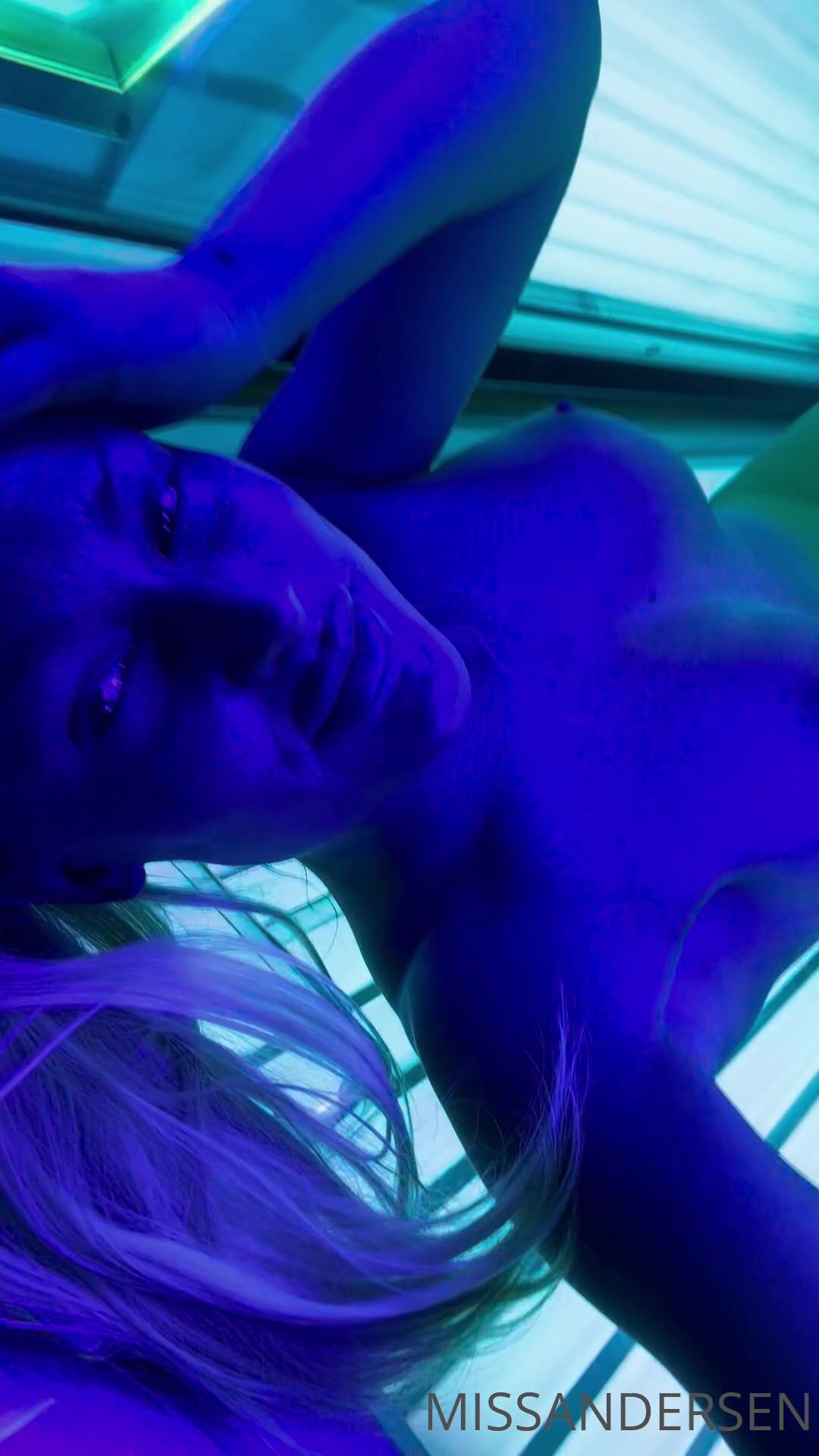 Norwegian Milf MissAndersen Fully Naked In Solarium