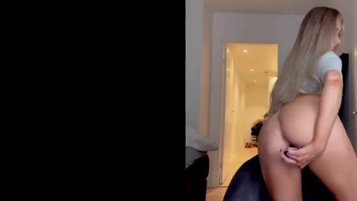 iselin fucking with dildo doggy