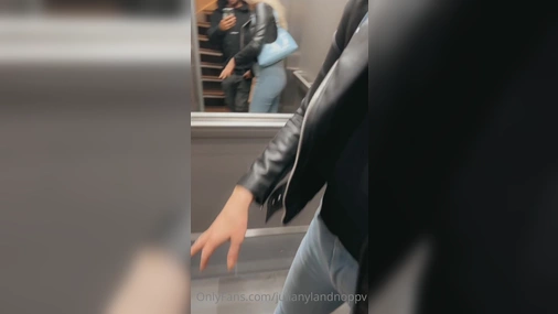 Norwegian / Norsk Julianyland Sex & BJ in public elevator!