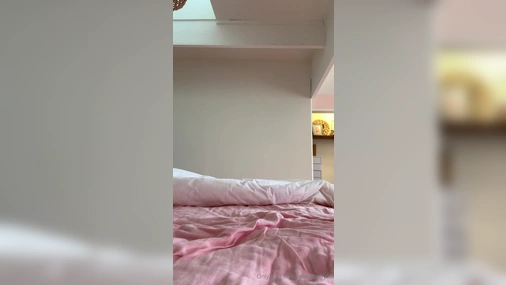 Beachbaby69 masturbate alone