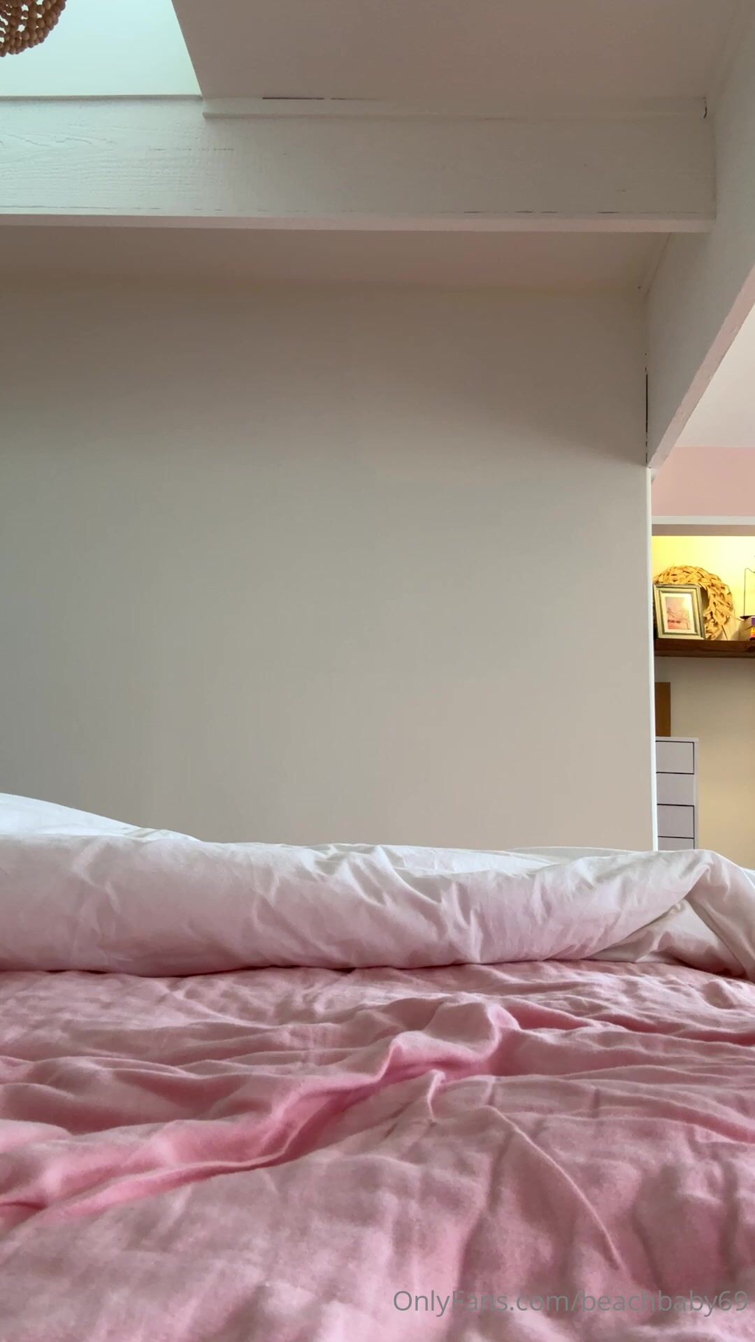 Beachbaby69 masturbate alone