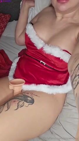 Swedish Babe Snowmixy X-Mas Double Pussy Penetration