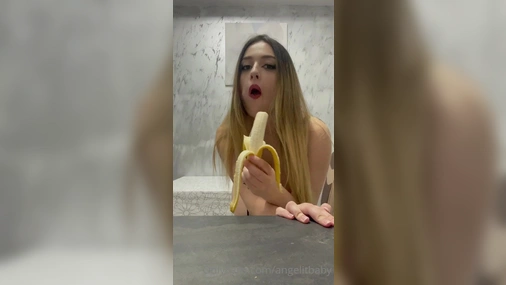 Angelitbaby And The Banana