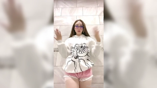 Hannapunzel Stripping Full Nude