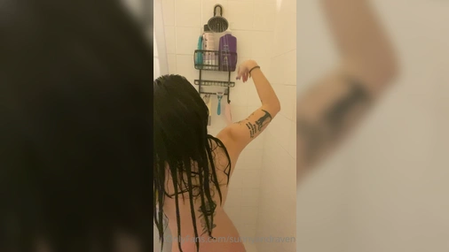 Ravengoeswild In The Shower