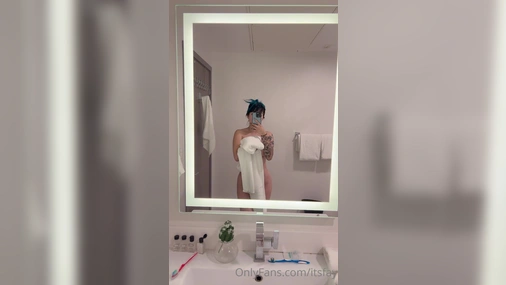 Itsfay Takes Shower