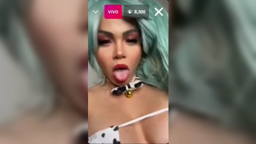 Andreina Fonseca Stripteasing And Masturbating on Live
