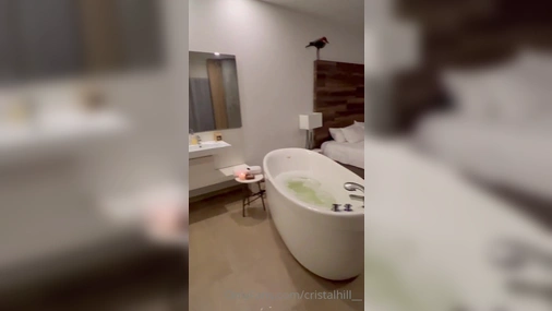 Waifu Cristal Getting Pounded in Bathtub
