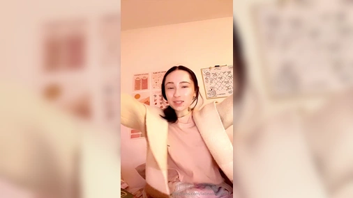 Latinaloverr777 Flashing Tits On Cam