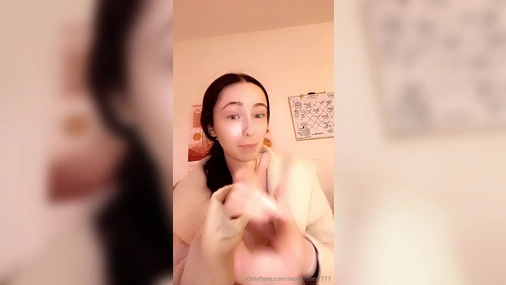 Latinaloverr777 Flashing Tits On Cam