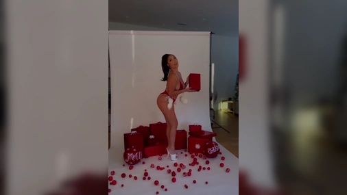Merry Christmas With Marie Madore