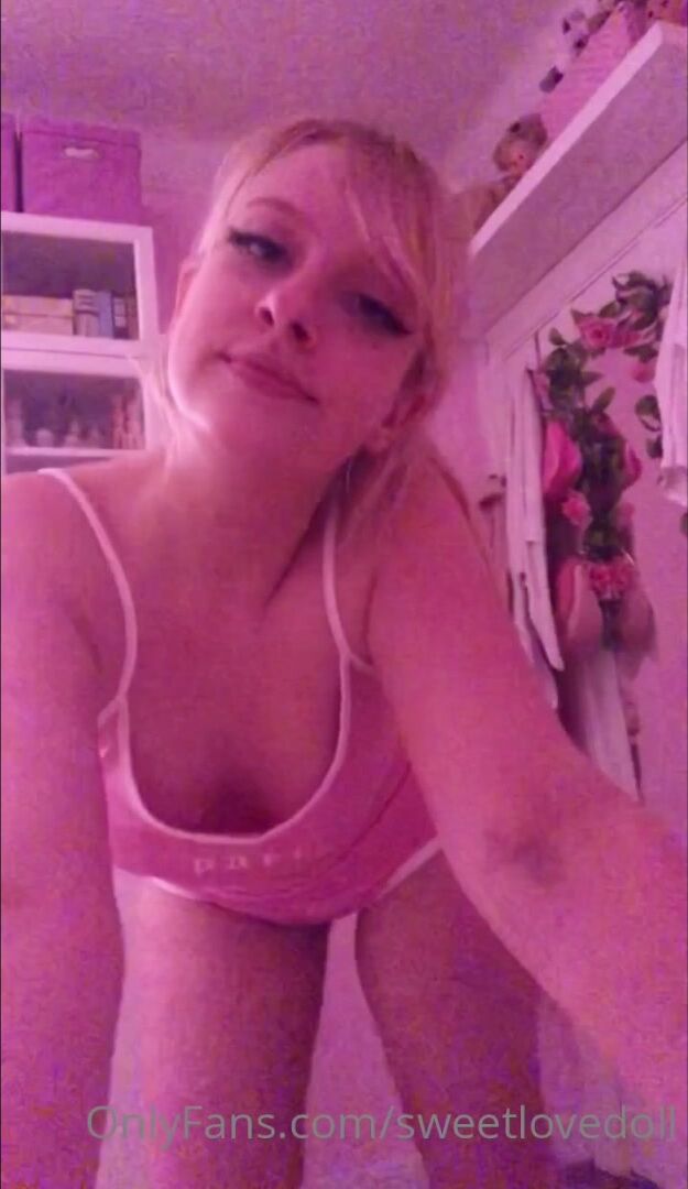 Swedish Babe SweetieLoveDoll Hot Striptease x Pussy Play