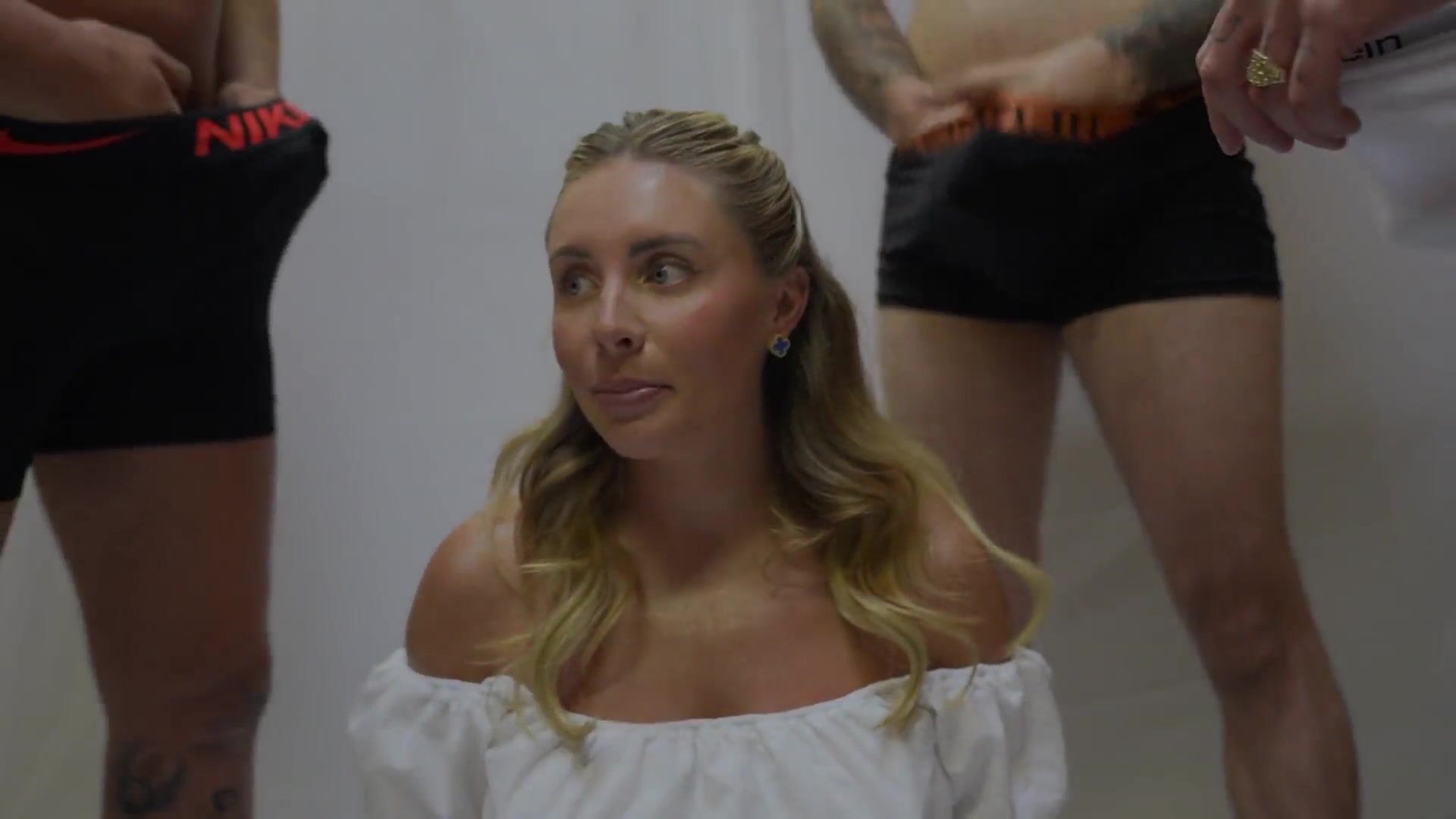 Pregnant Bonnie Blue Gets Big Bukkake From Strangers