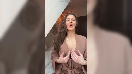 Marie Elisabeth, Dansk kvinde viser nøgen yoga