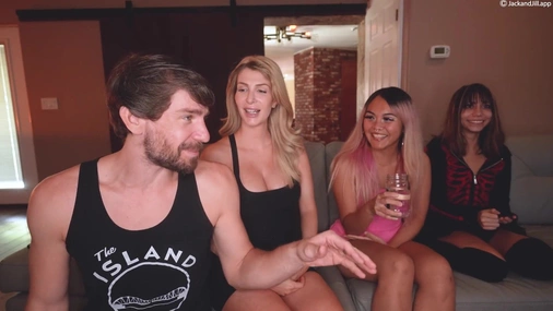 JackAndJill - Hot Chicks First Threesome