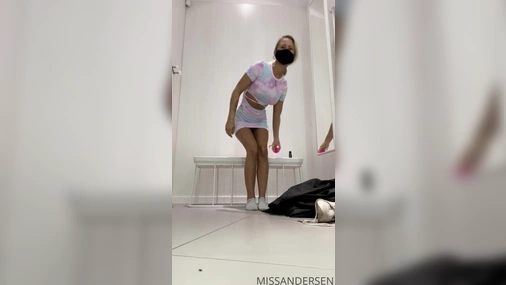 Miss Anderssen Changing Room
