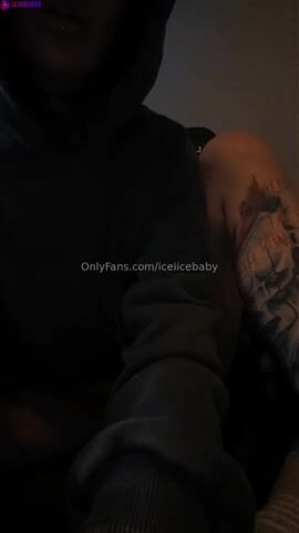 Alesandra93-iceiicebaby hoodie masturbation