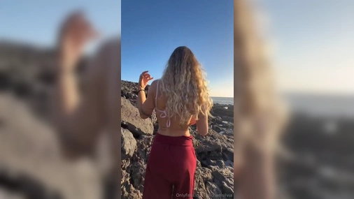 Silvia Ronco Gives A Blowjob At The Beach