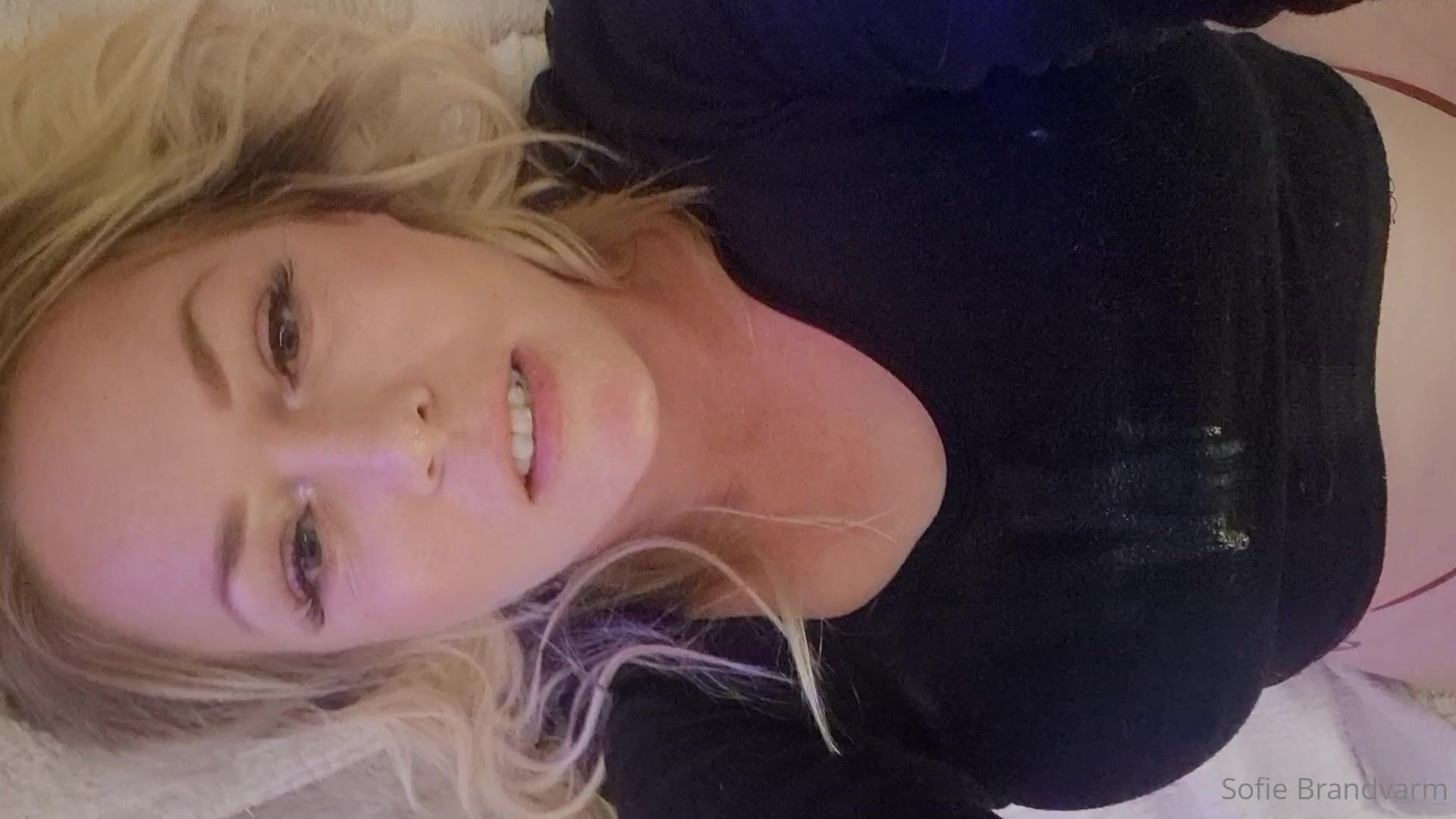 Danish Sofie Dirty Talk Solo