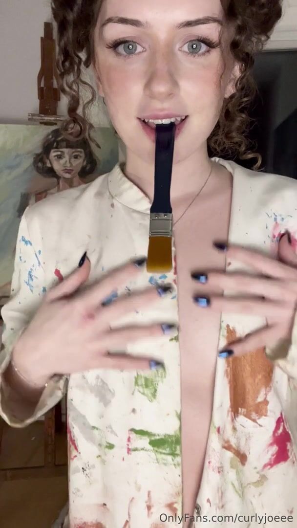 Curlyjoeee Uses Her Naked Chest Instead Of Canvas For Her Art