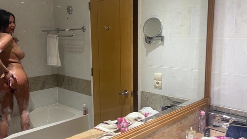 Anissa Kate Clean Bubble Bath Masturbation With Transparent Dildo