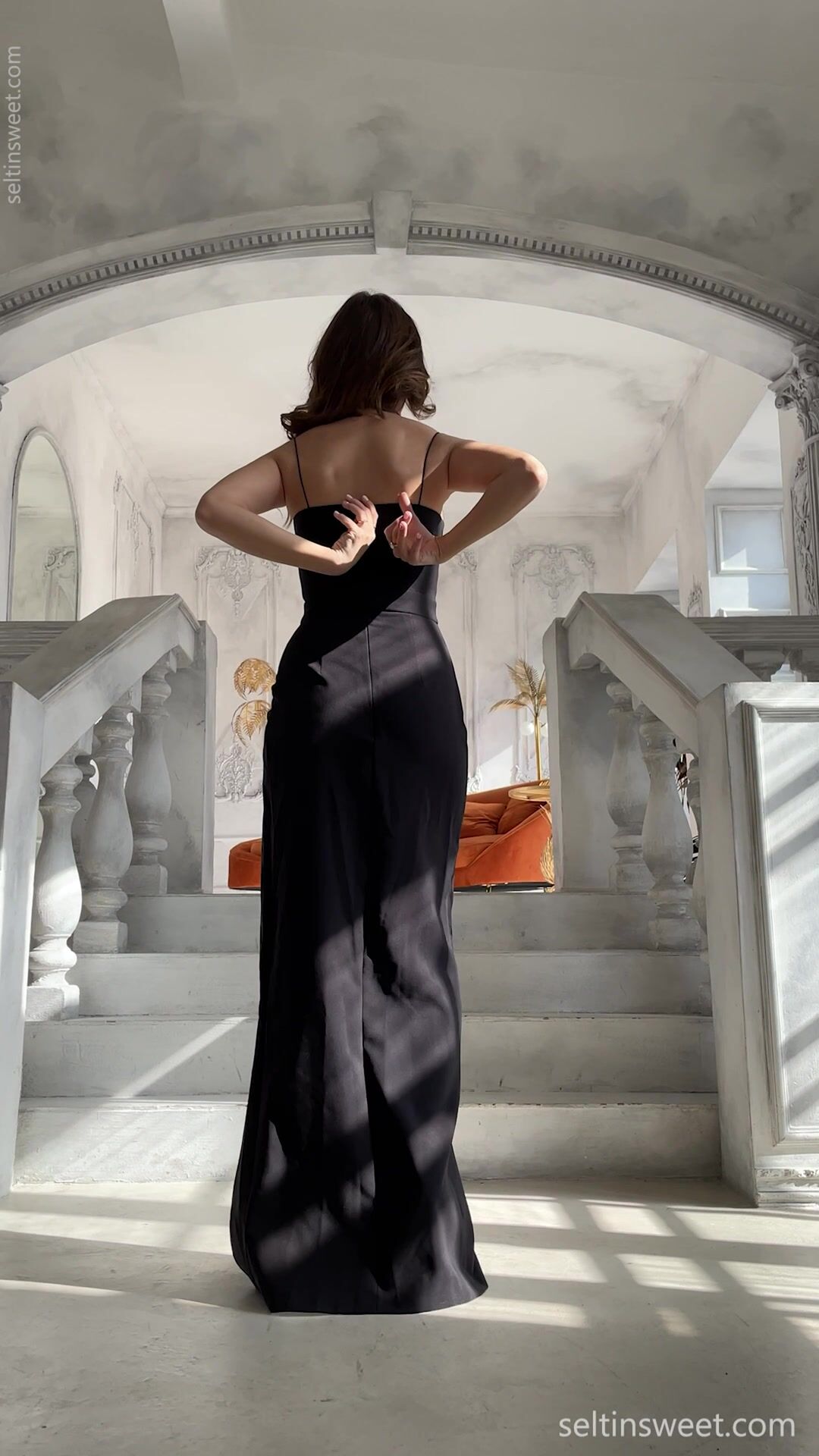 Selti Gets Nude In High Heels