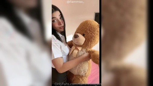 Fiammisx Gets Dildo Fucked And Pussy Fingered by Guy