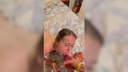 Lyricyung Blowjob With Anal Plug