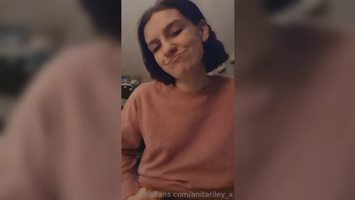 Anitariley_x Flashing Tits On Cam