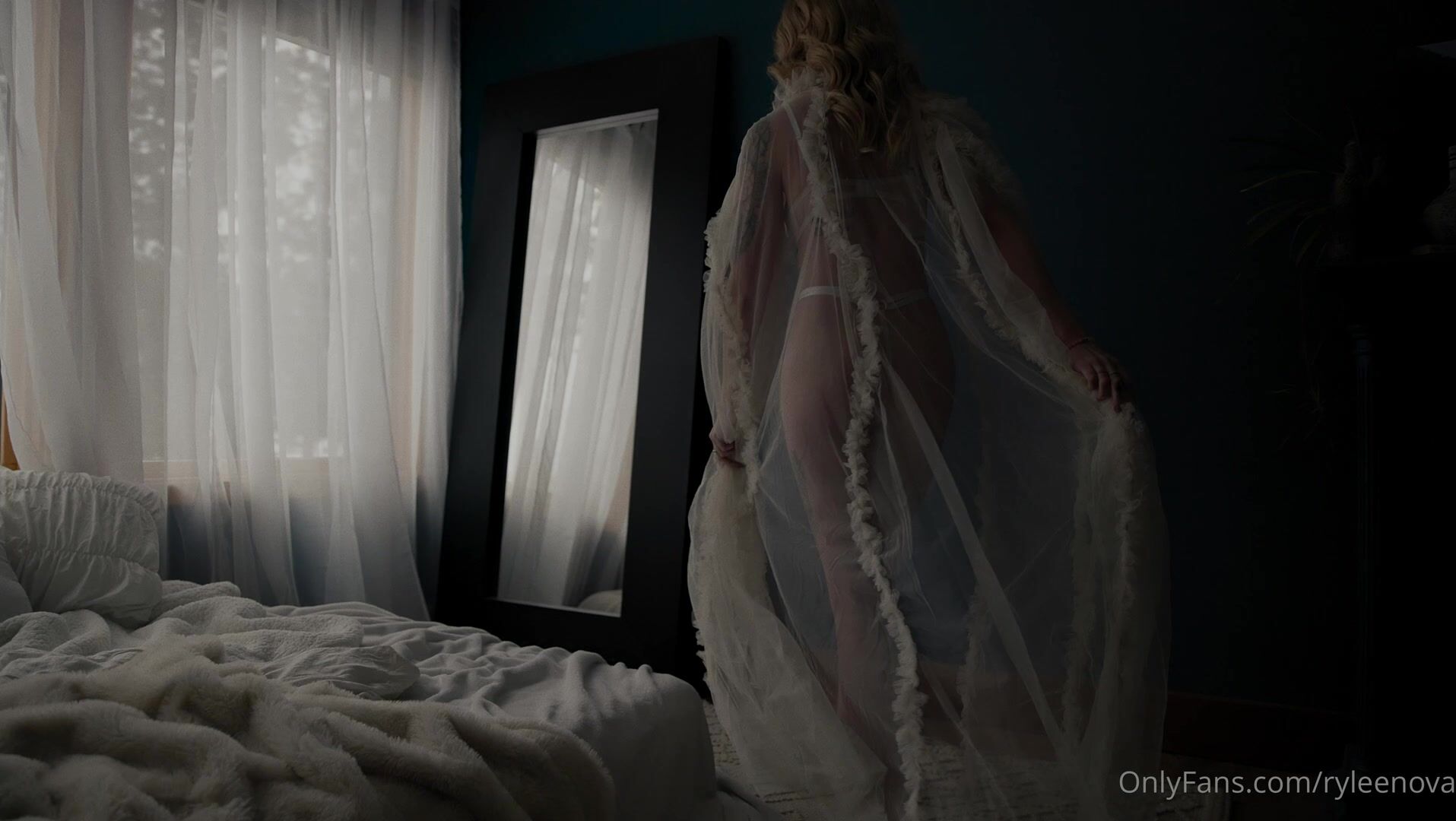 Rylee Nova Strips