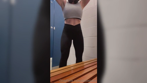 Sadie Juice With Anal Plug In Public