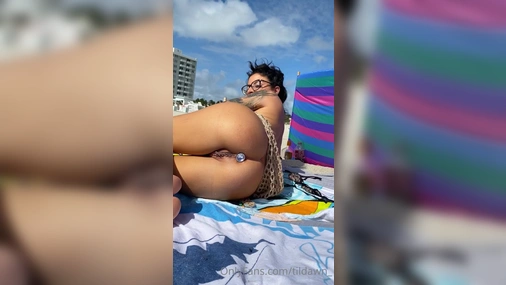 Dawn Marie With Anal Plug On Public Beach